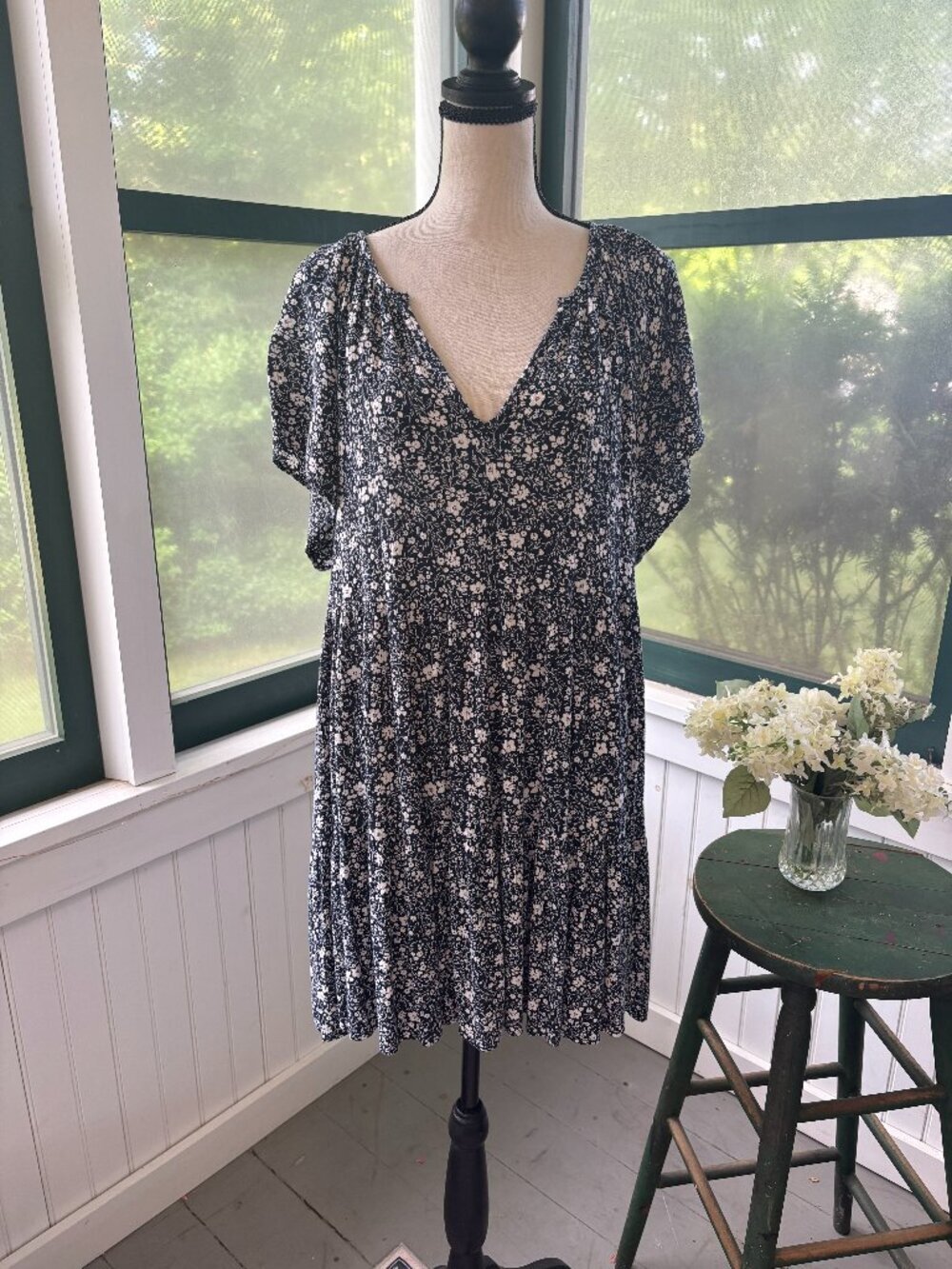 Knox Rose Tiered Flutter Sleeve Midi Dress | Navy Floral | Size L